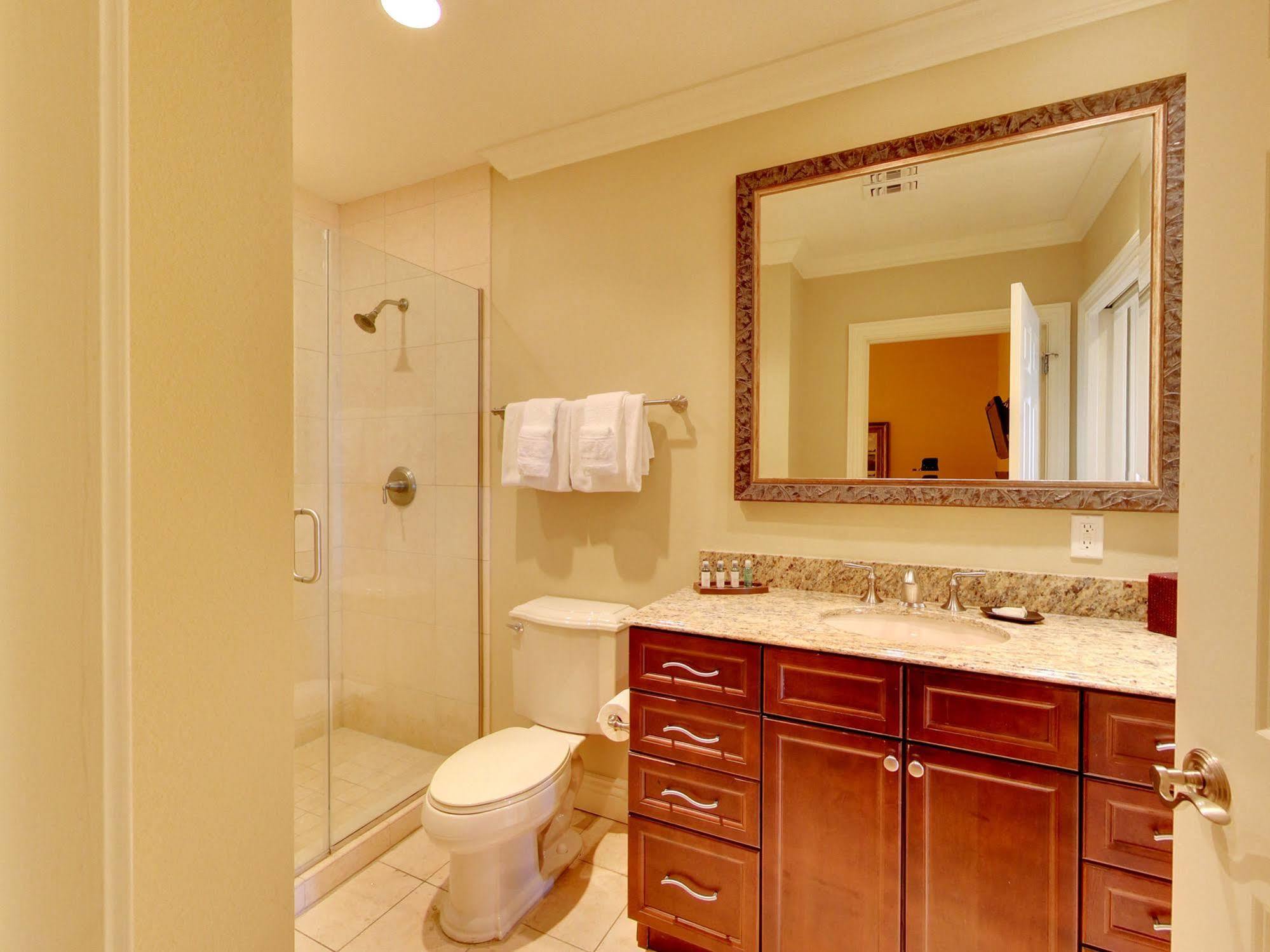 Emerald Grande Condominiums At Harborwalk Village Destin Exterior photo